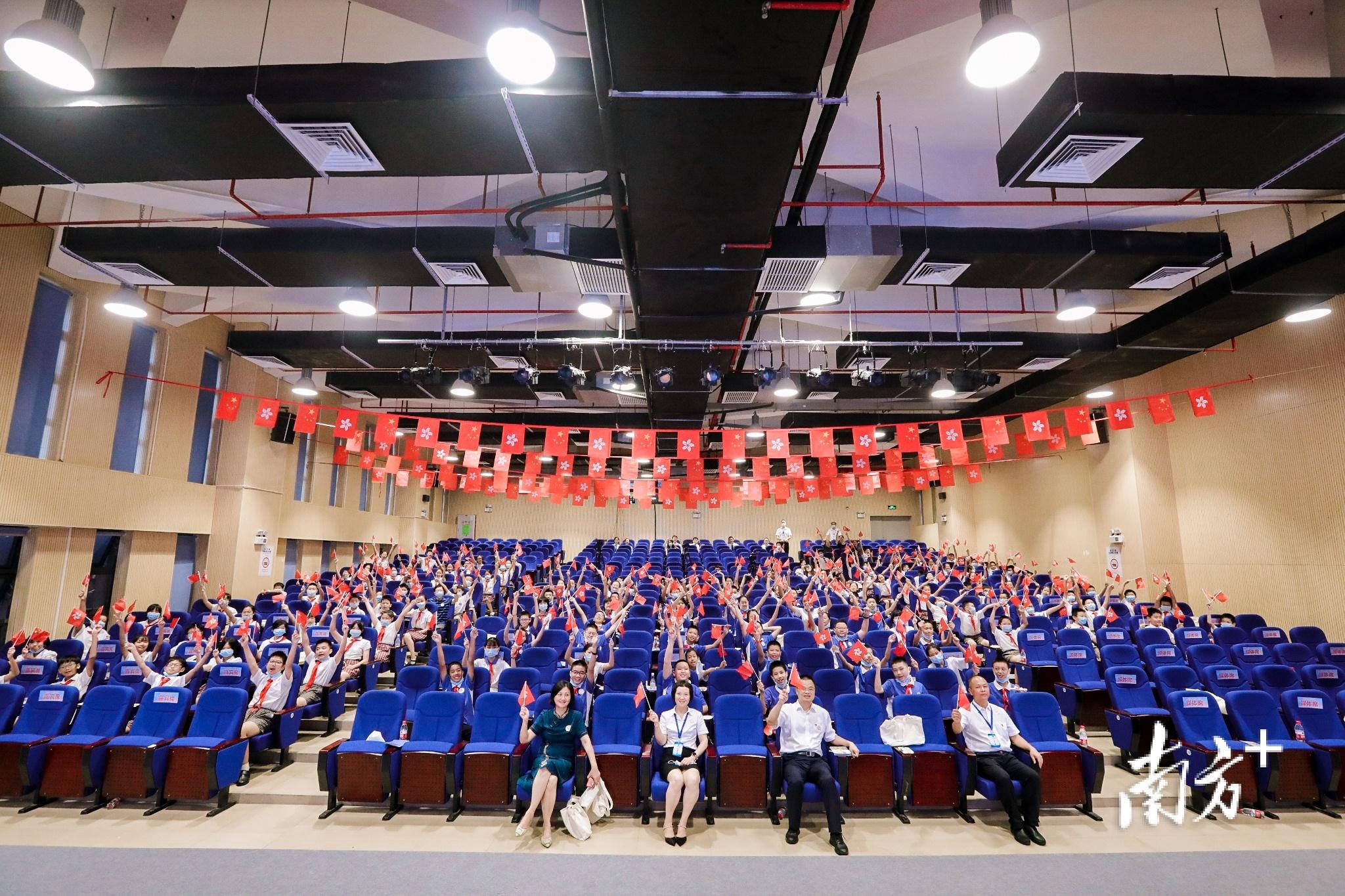 2025年香港正版免费大全,探索未来的香港，正版资源的免费大全（2025年展望）